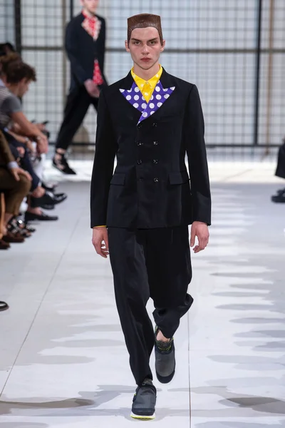 Look 30